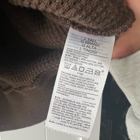 Old Navy Men's Chocolate Brown Long Sleeve Waffle Hoodie - Picture 7 of 8